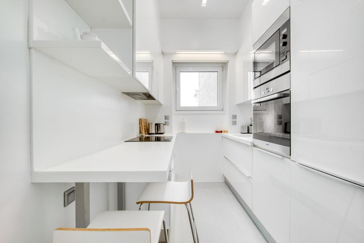 Elegant Light Two Bedroom Apartment In City Center 아테네 외부 사진