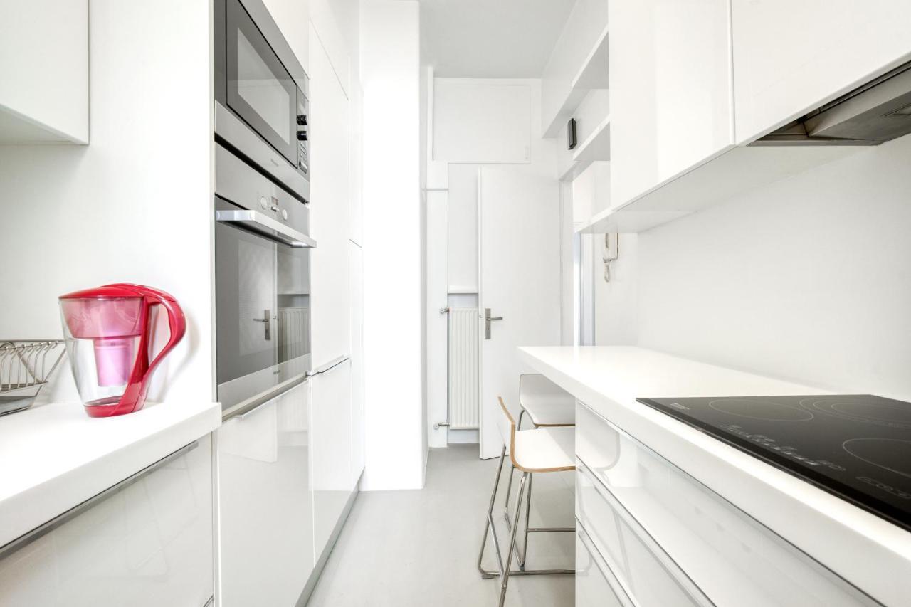 Elegant Light Two Bedroom Apartment In City Center 아테네 외부 사진