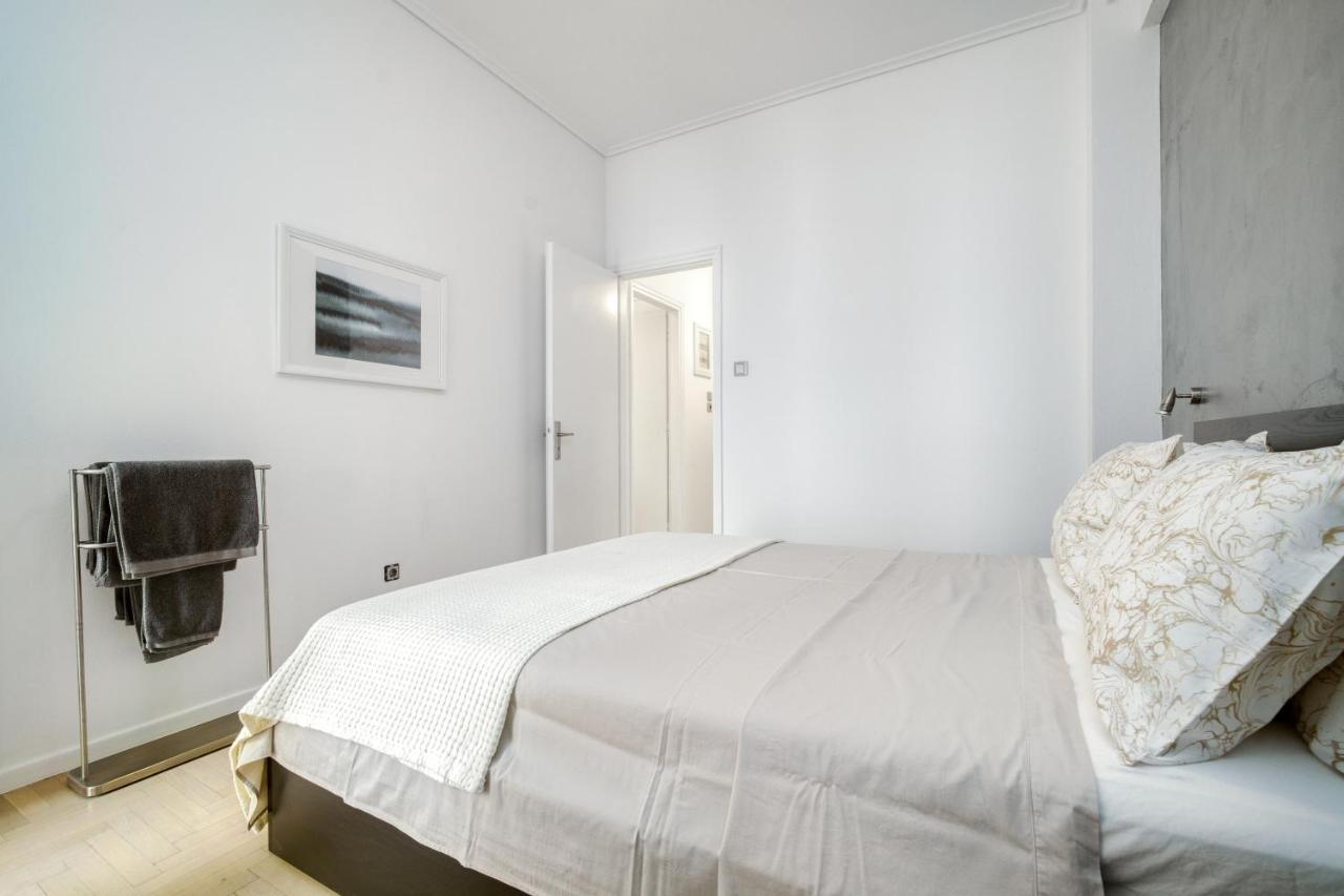Elegant Light Two Bedroom Apartment In City Center 아테네 외부 사진