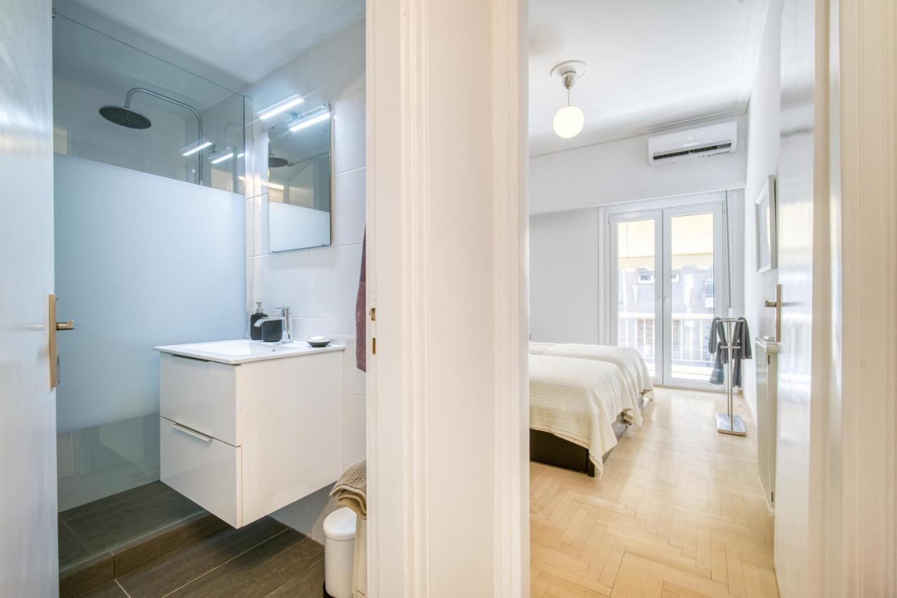 Elegant Light Two Bedroom Apartment In City Center 아테네 외부 사진